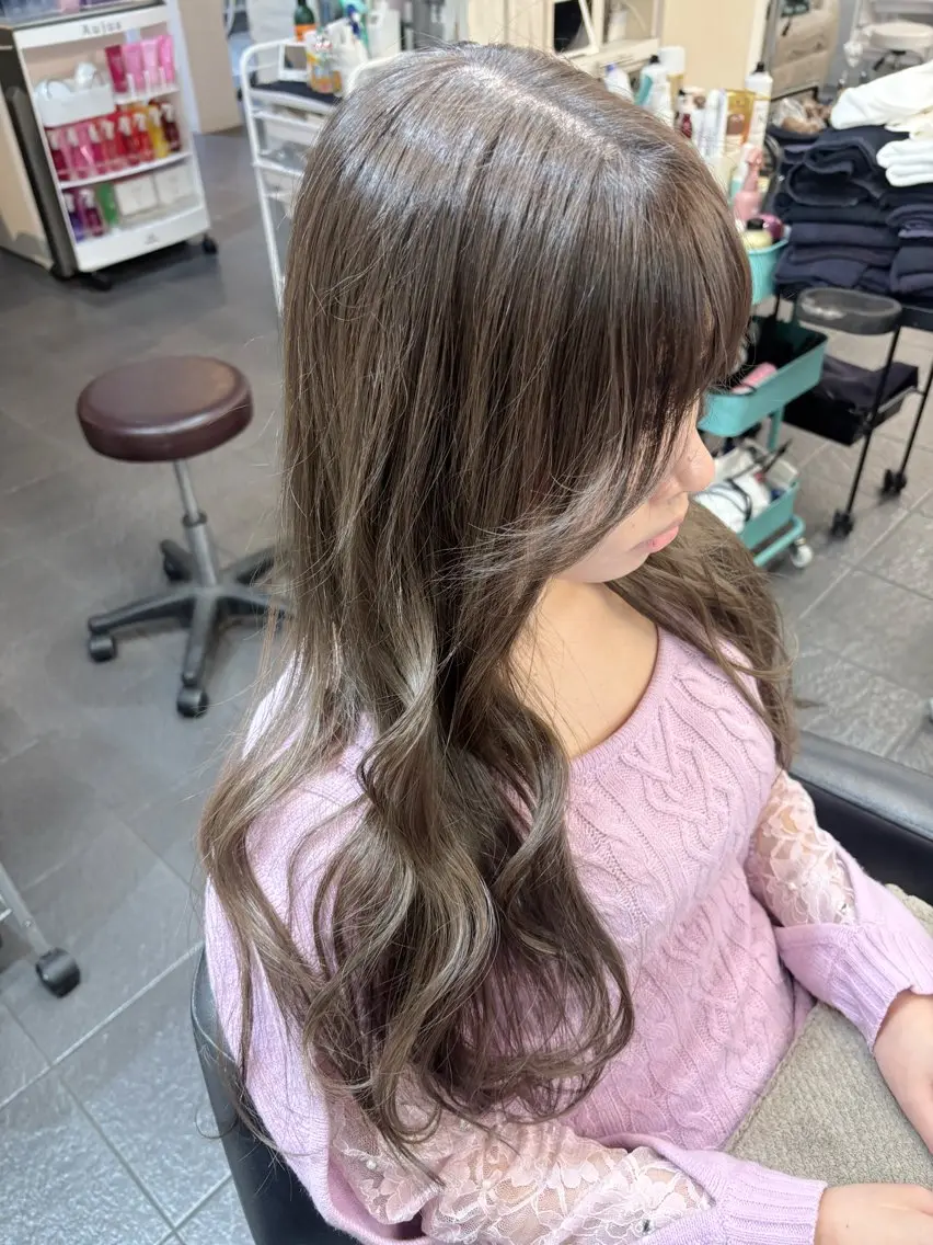 カラー ブリーチ ブルーカラー ブルーグレー ブルーグレージュ ダブルカラー ヘアカラー トリートメント ヘッドスパ グレージュ/髪質改善 Yamato.hのヘアスタイル