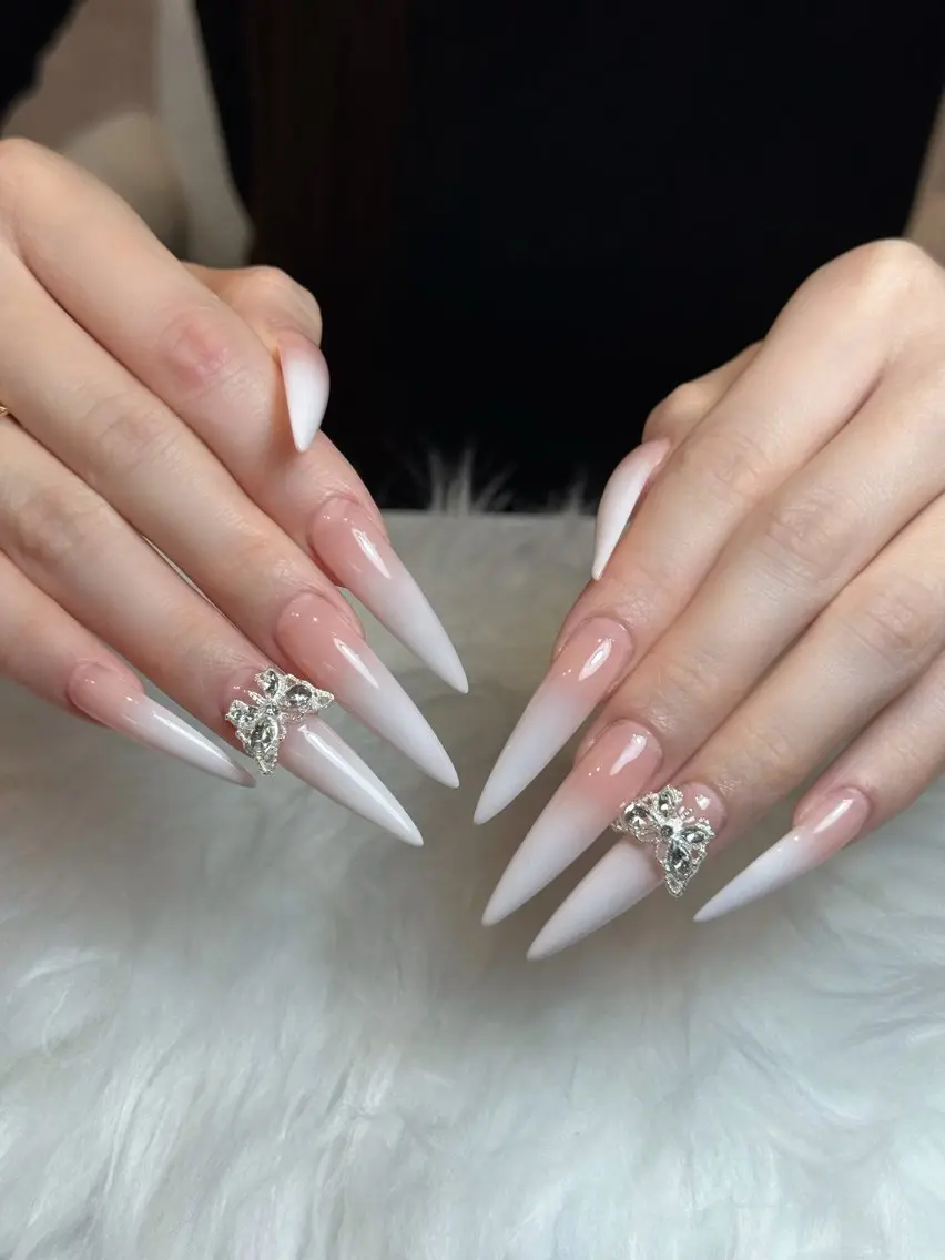 ネイル チークネイル ドット フレンチネイル グラデーション ハート ハンドネイル Julli NailStudioのネイルデザイン