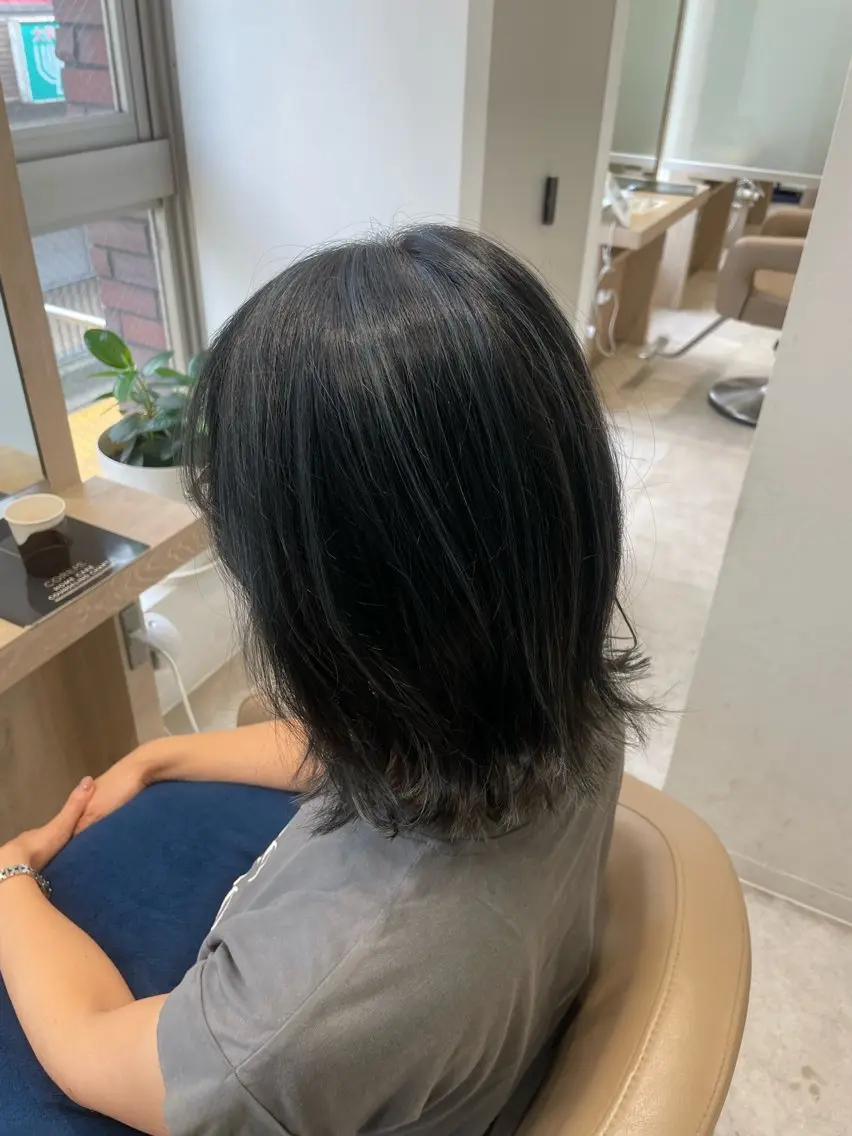 ミディアム カラー ブルーカラー ハイライトカラー ハイライト カット ヘアカラー トリートメント EARTH菊名店👾 ひらのすぐるのヘアスタイル