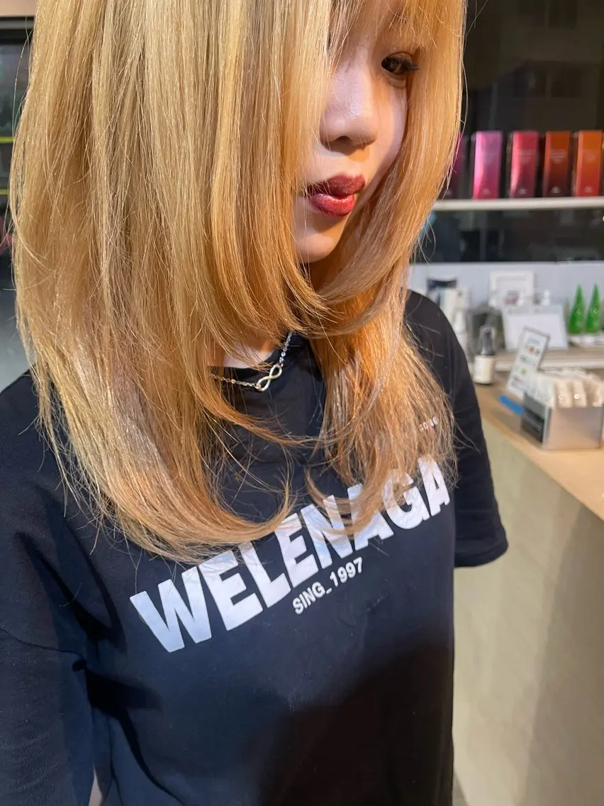 ミディアム ミディアムレイヤー レイヤーカット 米元 春奈のヘアスタイル