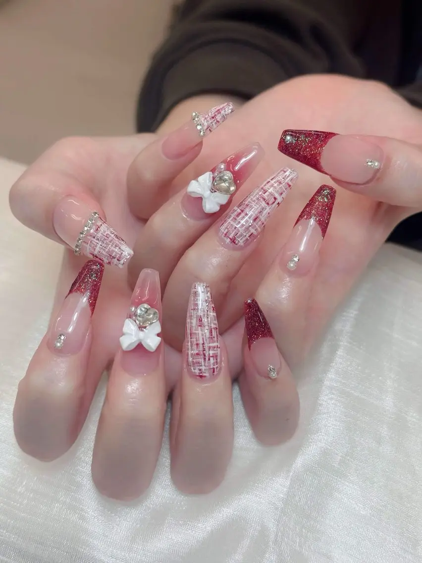 ネイル アートネイル オーロラネイル チークネイル 長さ出し フットネイル Anh Nail 歌舞伎町のネイルデザイン