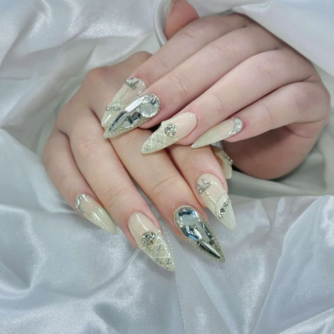 ネイル フレンチネイル グラデーション 韓国ネイル マグネットネイル ニュアンスネイル ハンドネイル Squen Nail shinjukuのネイルデザイン