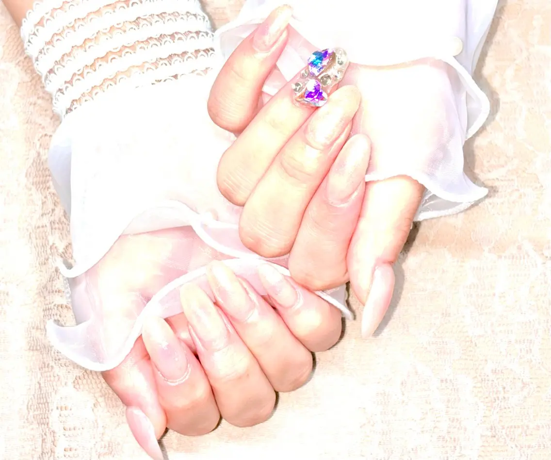 ネイル チークネイル キラキラネイル ラメ(グリッター) Nailsalon Ajugaのネイルデザイン