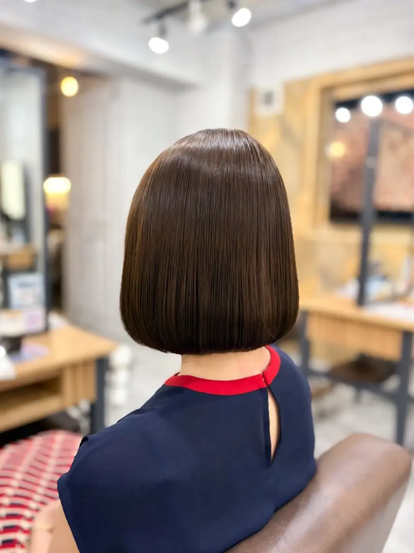 ショート カット 縮毛矯正 suzuka🌿 レイヤー/艶カラーのヘアスタイル