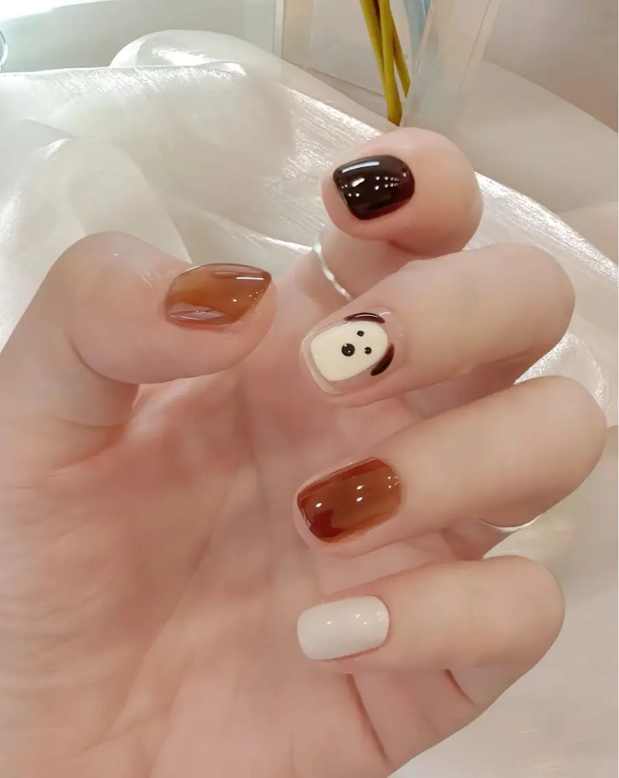 ネイル 長さ出し フットネイル フレンチネイル ジェルネイル ガラスフレンチ More Glam八王子店のネイルデザイン