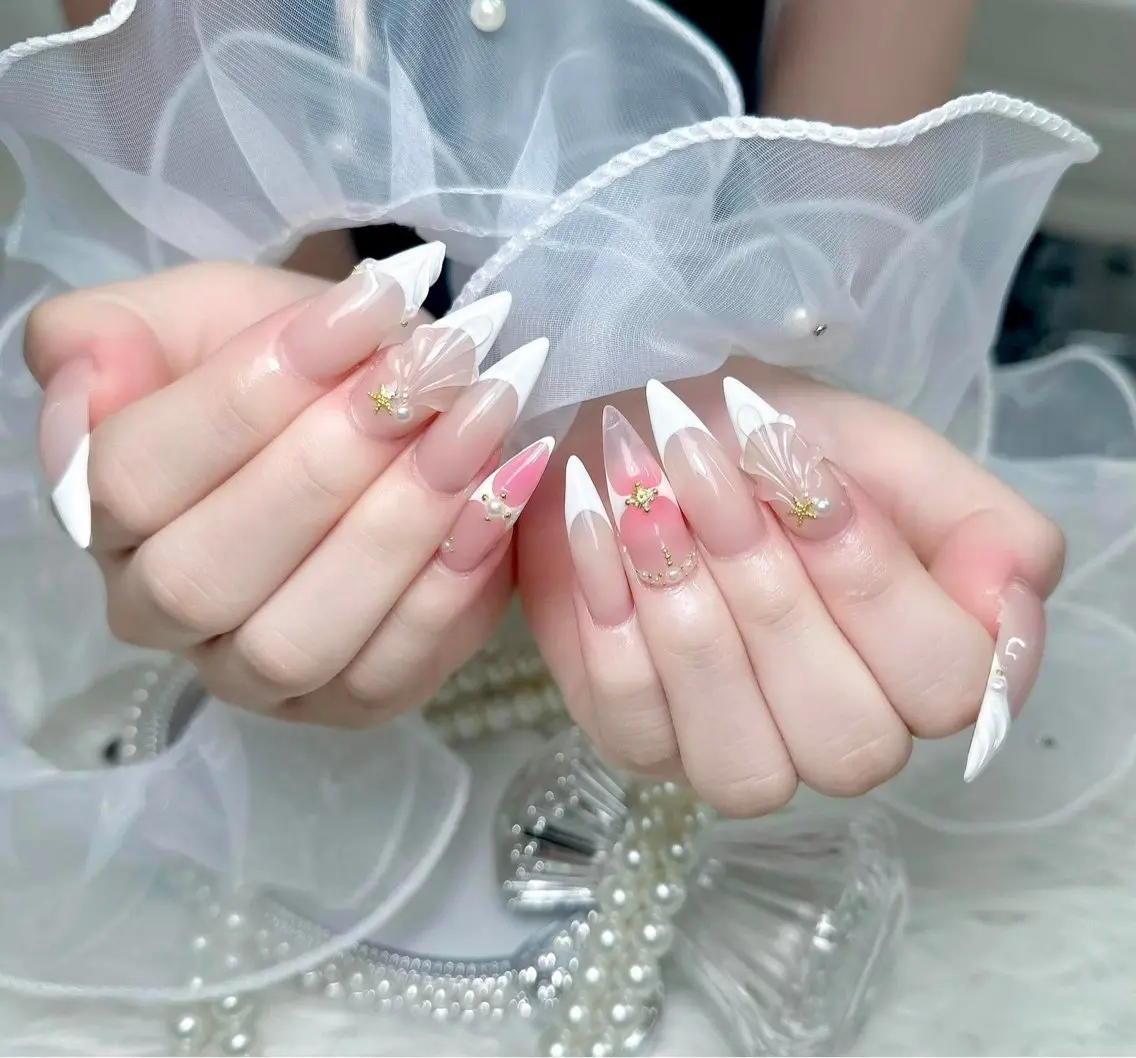 ネイル フラワーネイル ジェルネイル キラキラネイル 韓国ネイル 持ち込み ハンドネイル ハンドケア Nova Nailのネイルデザイン