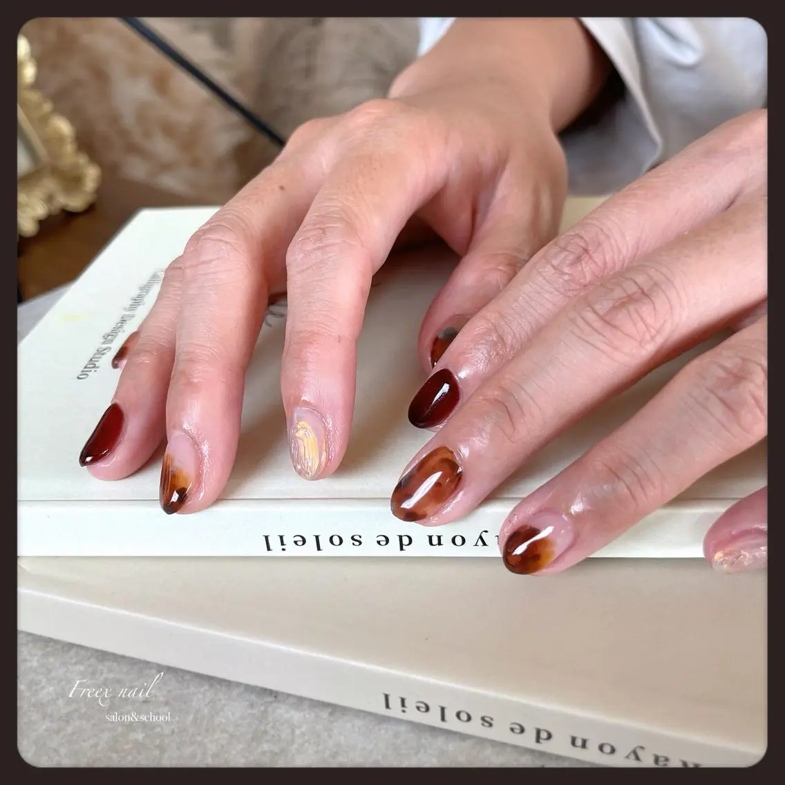ネイル べっ甲ネイル ハンドネイル ハンドケア freex nail /ニュアンス/個性派のネイルデザイン