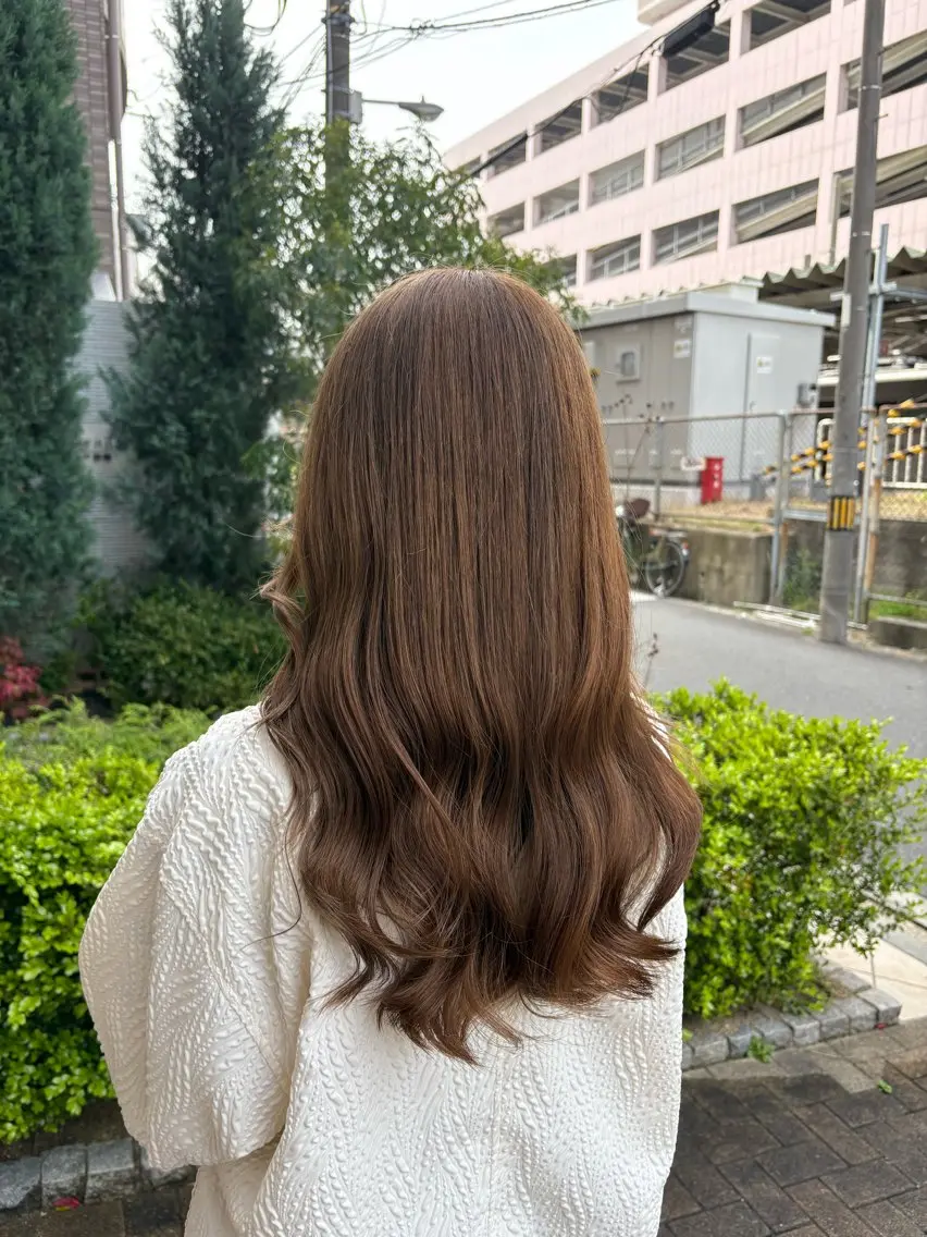 カラー ヘアカラー トリートメント しおり🍬 KOKORO🤍のヘアスタイル