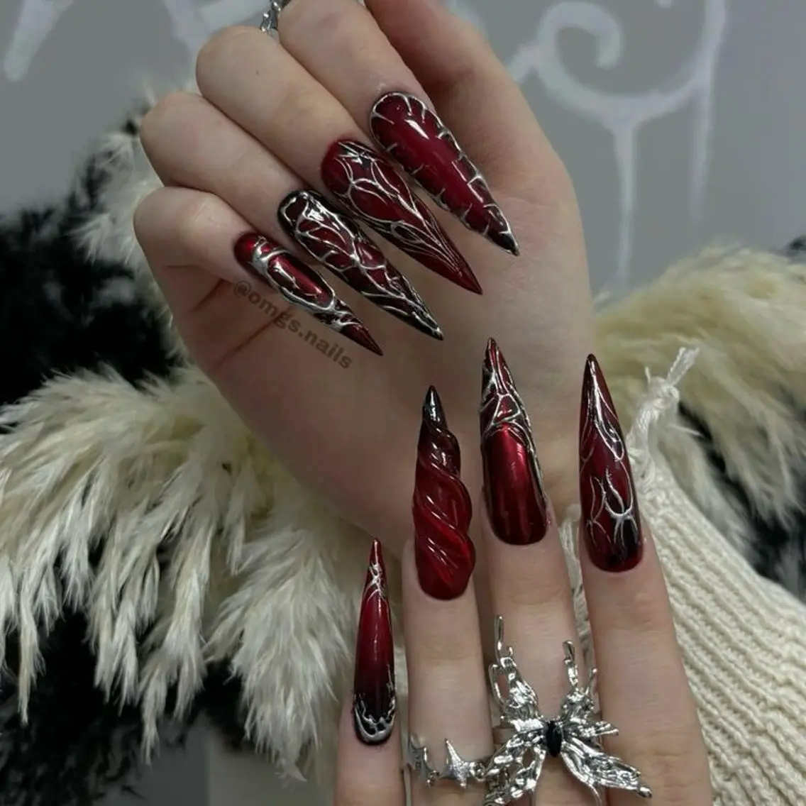 ネイル ジェルネイル 韓国ネイル ロングネイル ニュアンスネイル 赤色 ハンドネイル Blingg NailStudioのネイルデザイン