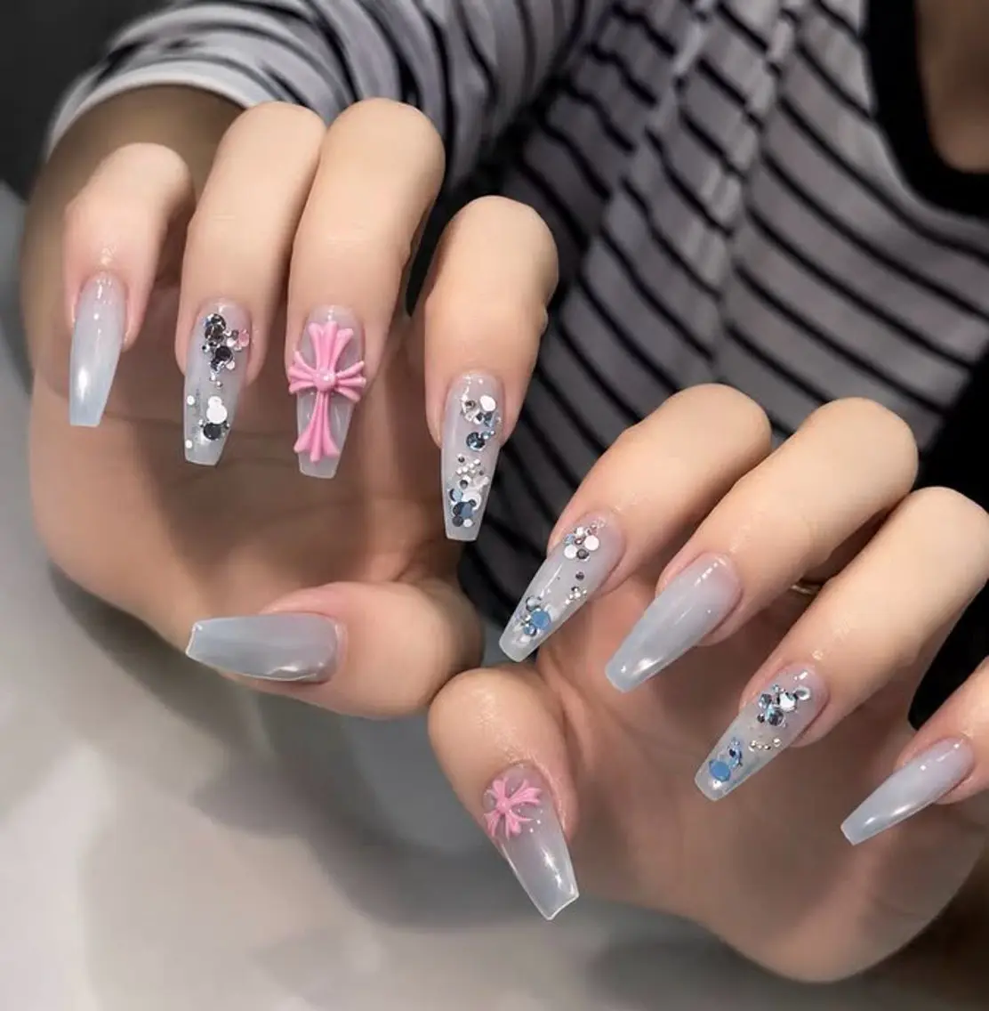 ネイル 水色 マグネットネイル ニュアンスネイル オフィスネイル ワンカラーネイル ハンドネイル Squen Nail shinjukuのネイルデザイン