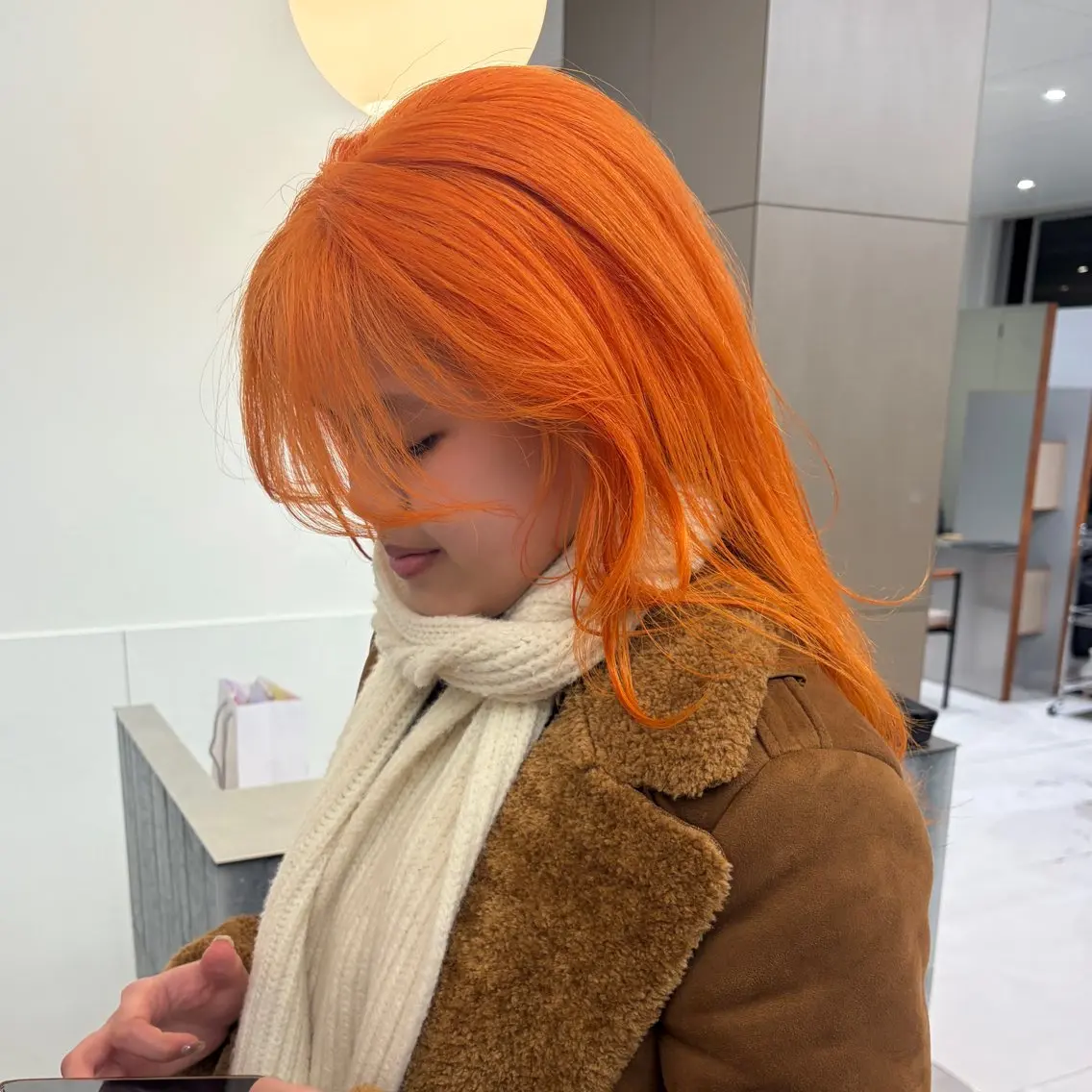 セミロング カラー ベージュカラー ブリーチ 透明感カラー ダブルカラー オレンジ カット ヘアカラー トリートメント 高発色ブリーチ/ ハイレイヤー🪽aiのヘアスタイル