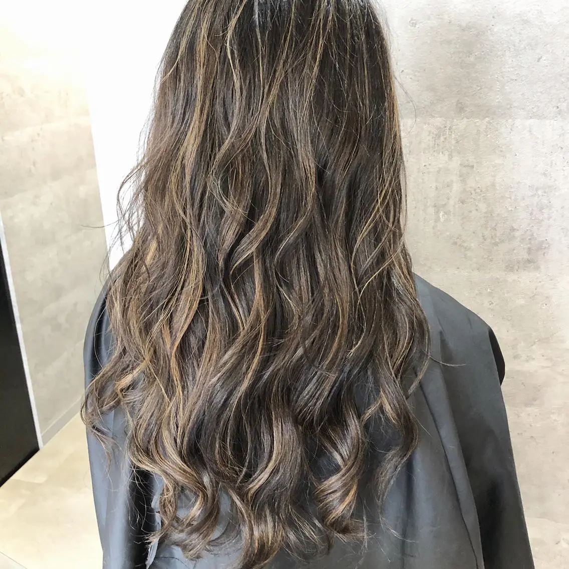 ロング カラー ハイライトカラー ハイライト ✨MiL✨ ✨心斎橋✨のヘアスタイル