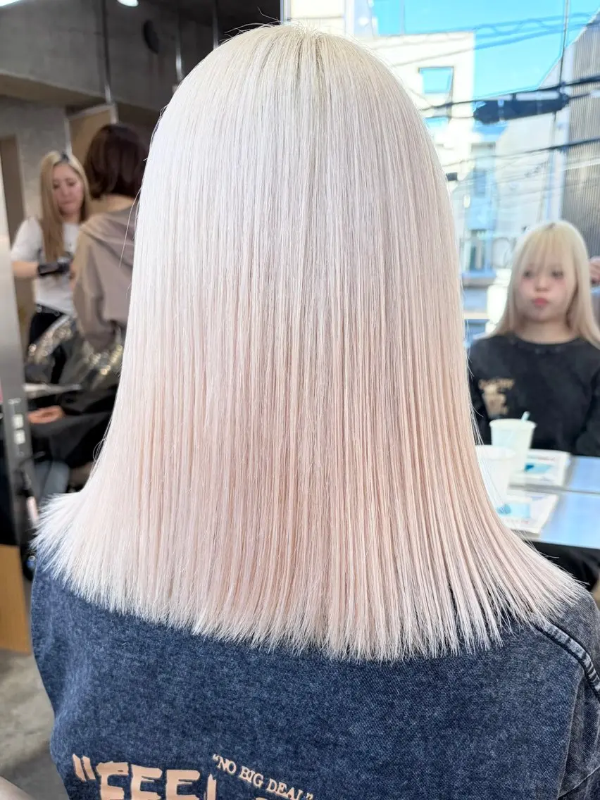 セミロング カラー ブリーチ ブロンド ハイトーンカラー ホワイトブロンド ヘアカラー トリートメント 失敗しないハイトーン ✨ミルクティー/ミワのヘアスタイル