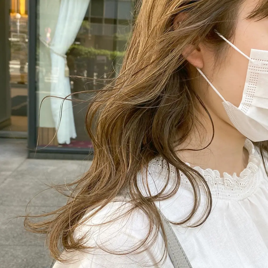 ロング ハイライト 前川 朋香のヘアスタイル