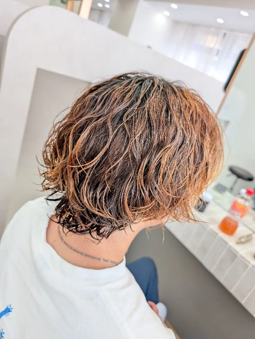 ミディアム パーマ メンズ ミディアムパーマ メンズパーマ カット パーマ メンズパーマ特化 QOL札幌YUTOのヘアスタイル
