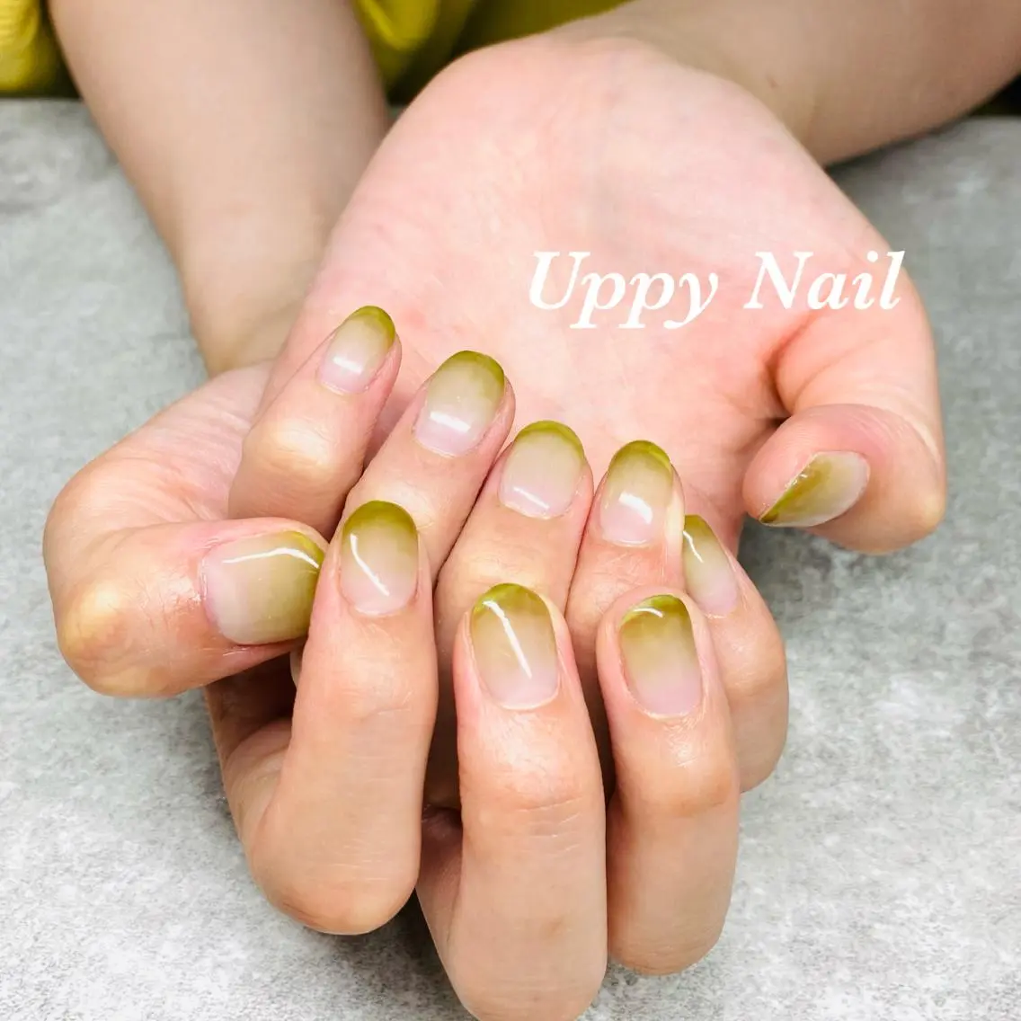 ネイル グラデーション ホワイト ハンドネイル Uppy Nail ukyoのネイルデザイン