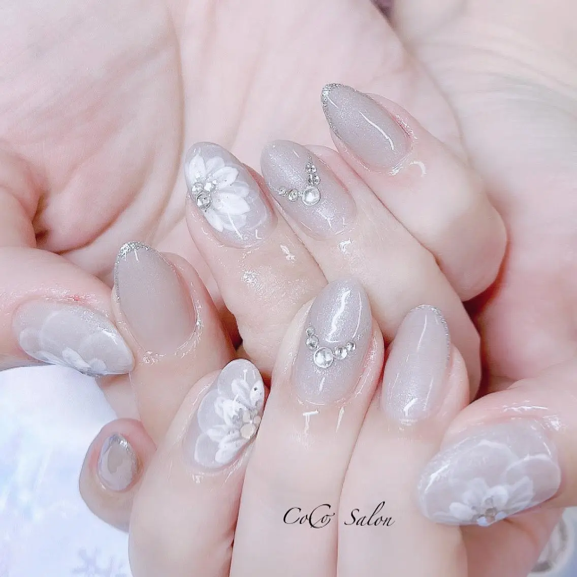 ネイル 長さ出し フラワーネイル ジェルネイル グラデーション キラキラネイル ハンドネイル CoCoSalon ネイル/まつ毛予約のネイルデザイン