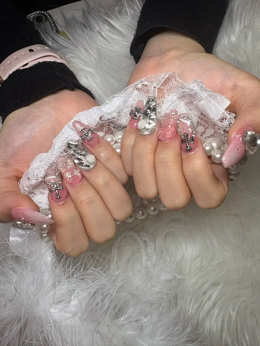 ロング ハンドネイル Pink Alice ふうなのネイルデザイン