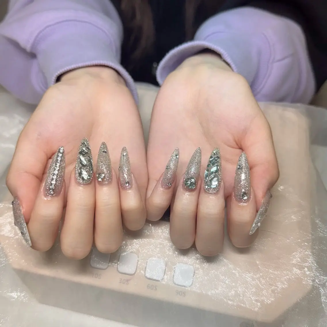 ネイル HIN NAILのネイルデザイン