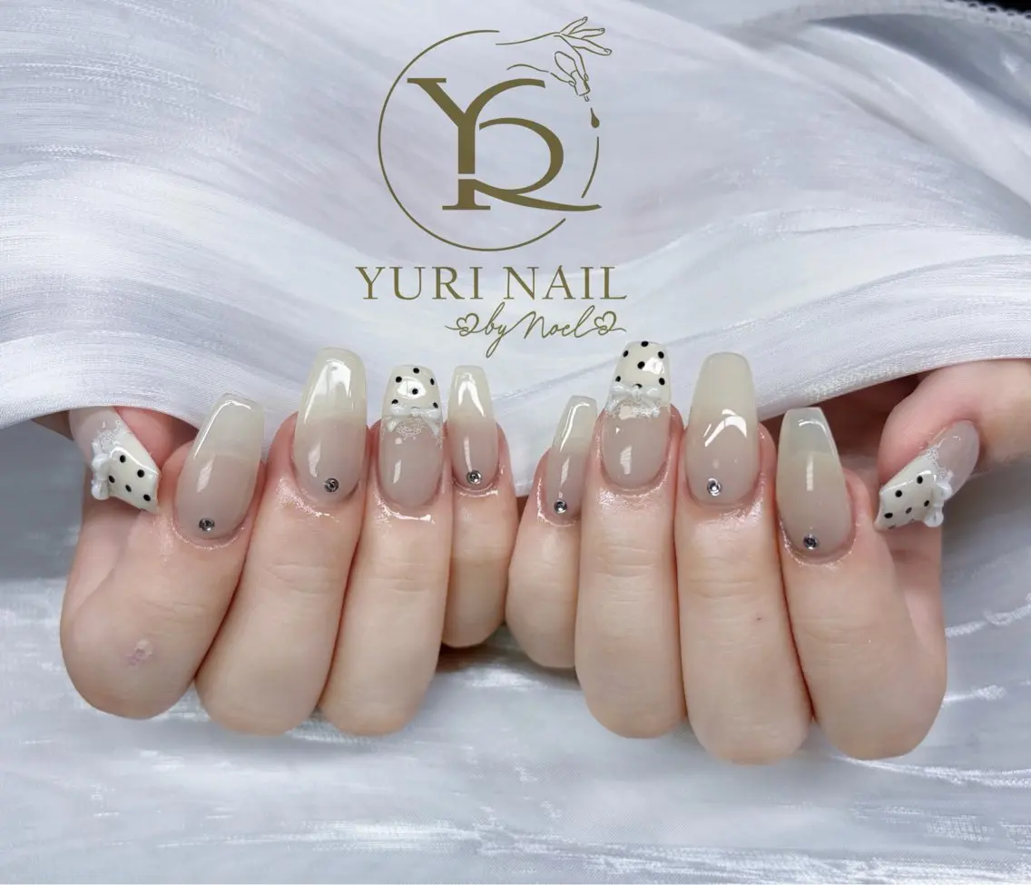 ネイル ハンドネイル フットネイル ハンドケア YURI Nail NARITAのネイルデザイン