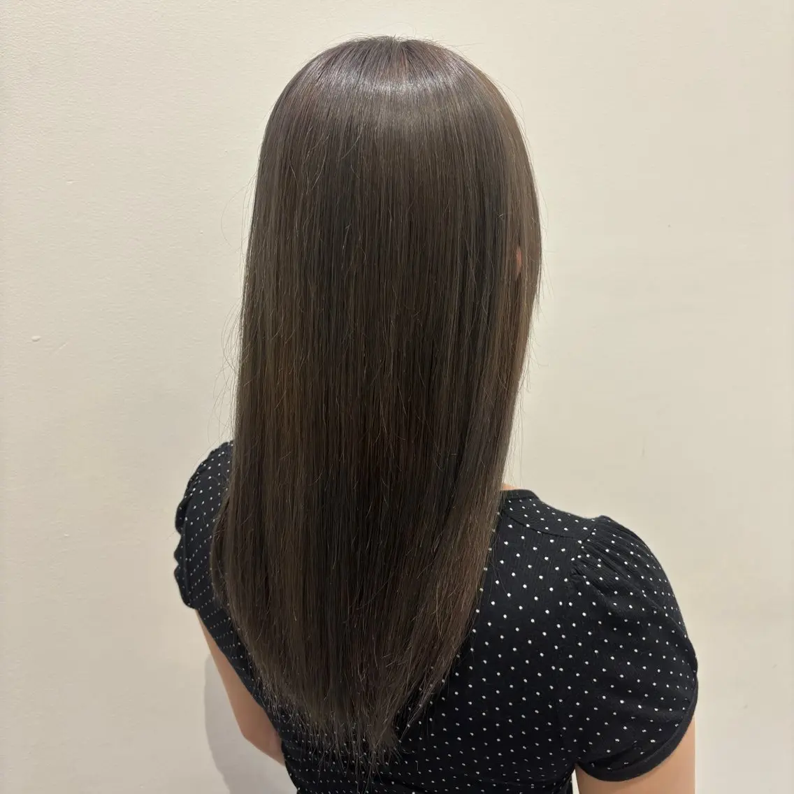 カラー グレージュ オリーブグレージュ オリーブグレー ヘアカラー uchla sayaのヘアスタイル