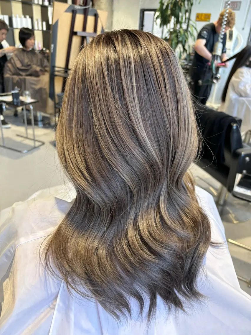 セミロング ハイライト inc新小岩北口店 🫧Nichikaのヘアスタイル