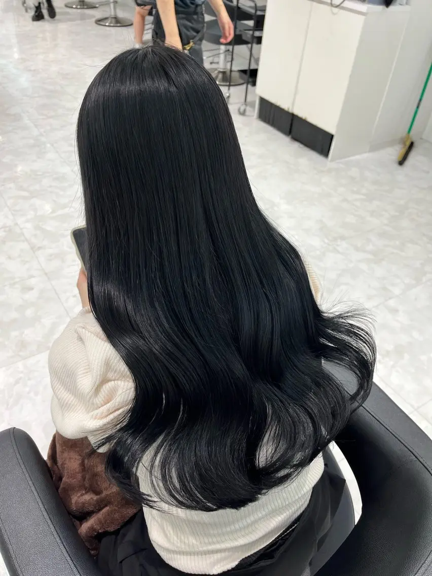 ロング カラー 黒髪 ブルーカラー ブルーブラック 髪質改善 韓国風ヘア ブリーチなし特化 美容師💖SAE💖のヘアスタイル