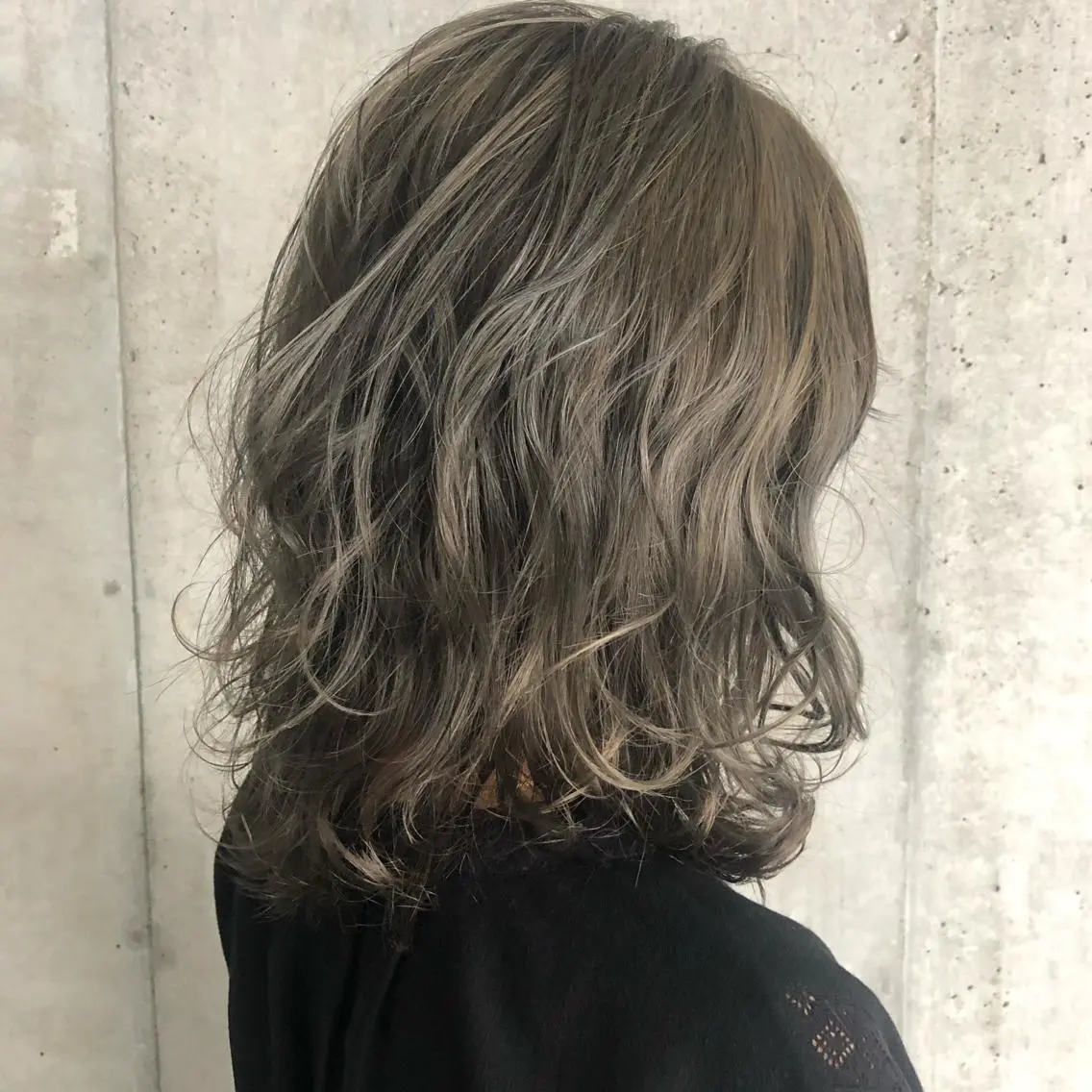 セミロング カラー 東 みのりのヘアスタイル