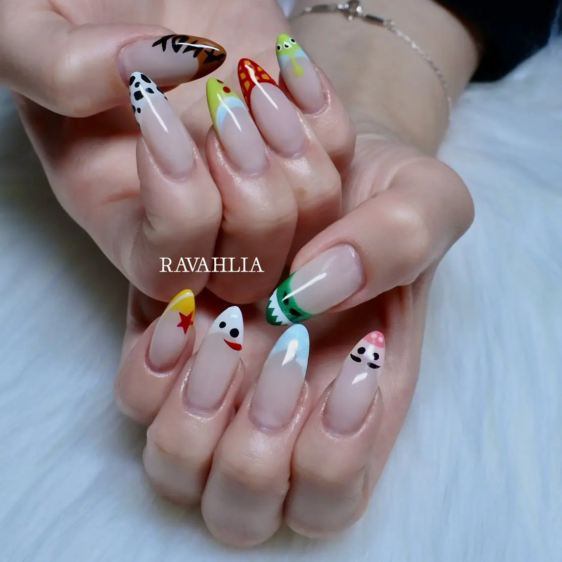ネイル ハンドネイル nail room RAVAHLIAのネイルデザイン