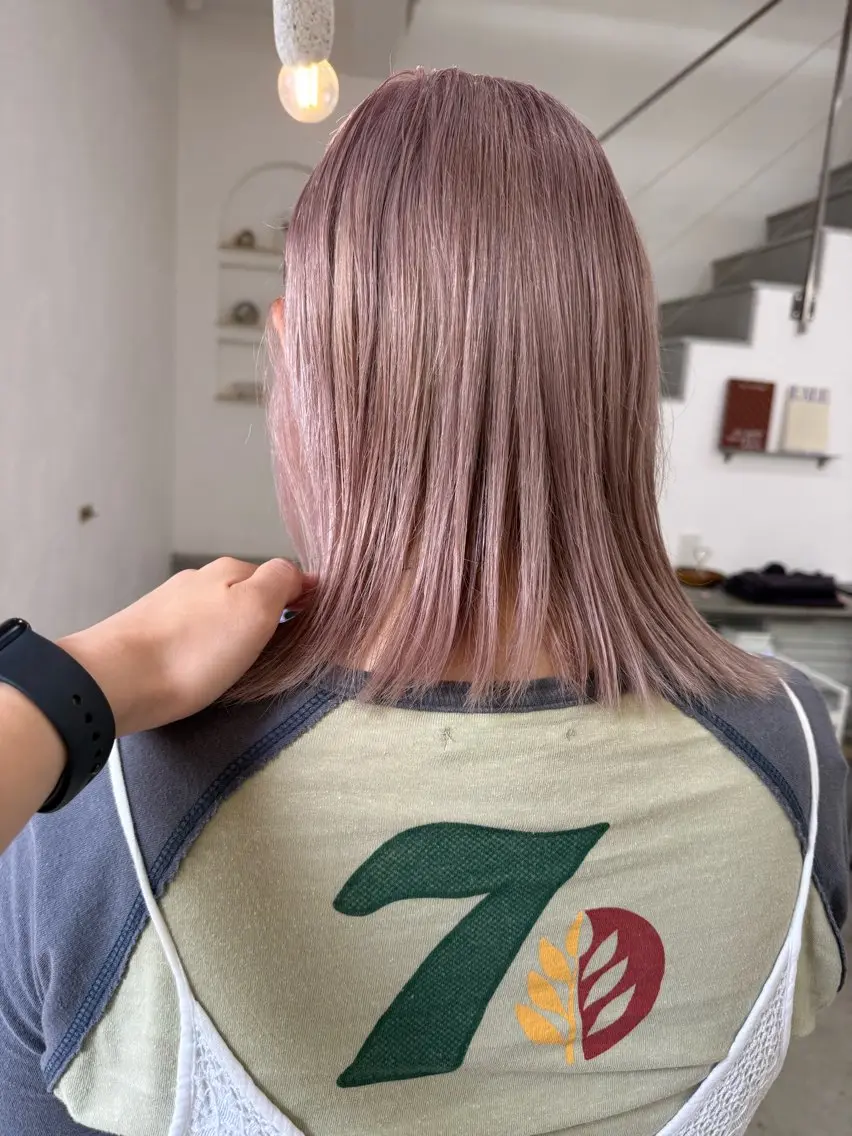 ミディアム ヘアカラー イシイ モエカのヘアスタイル