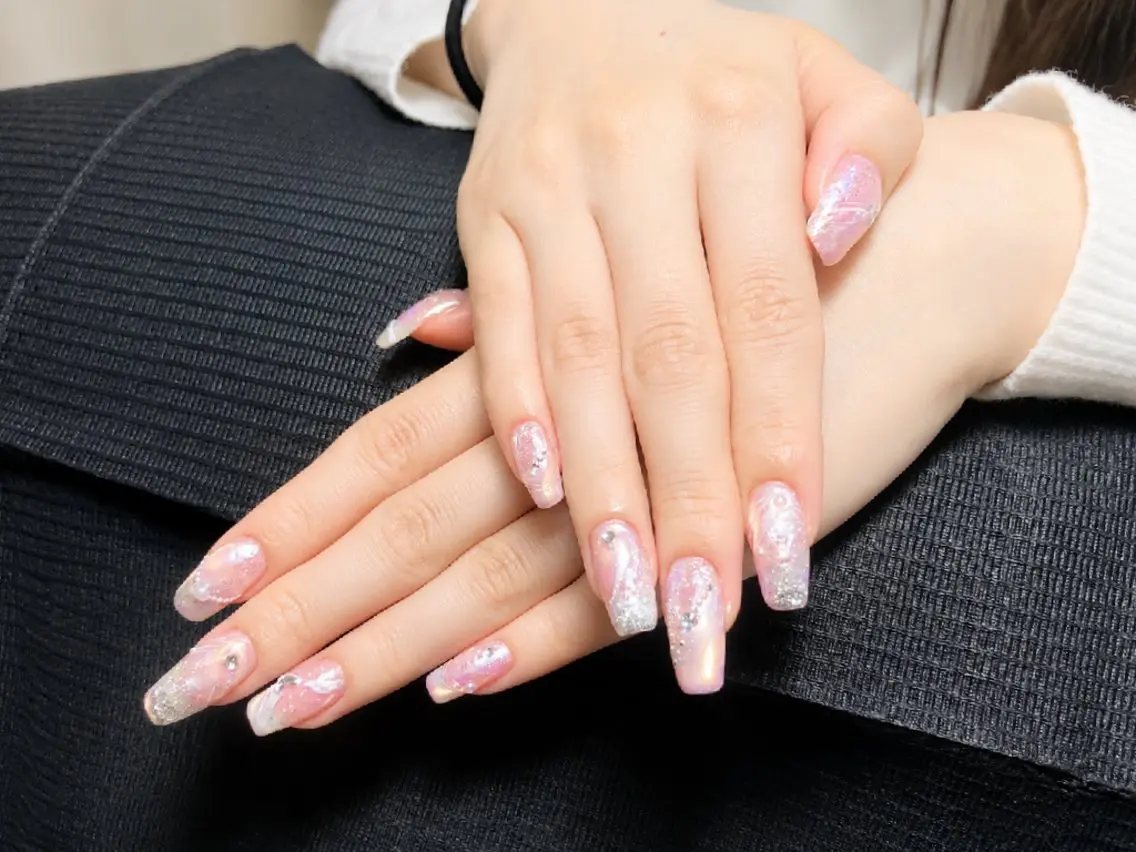 ネイル オーロラネイル ガーリー キラキラネイル 韓国ネイル ロングネイル ハンドネイル 高山ルコ(NAIL) 店長のネイルデザイン