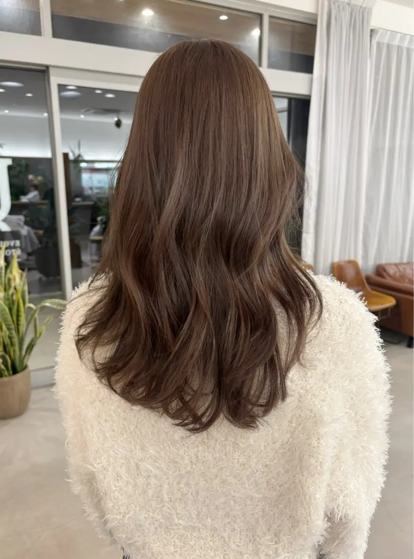 ロング 古畑 愛美のヘアスタイル