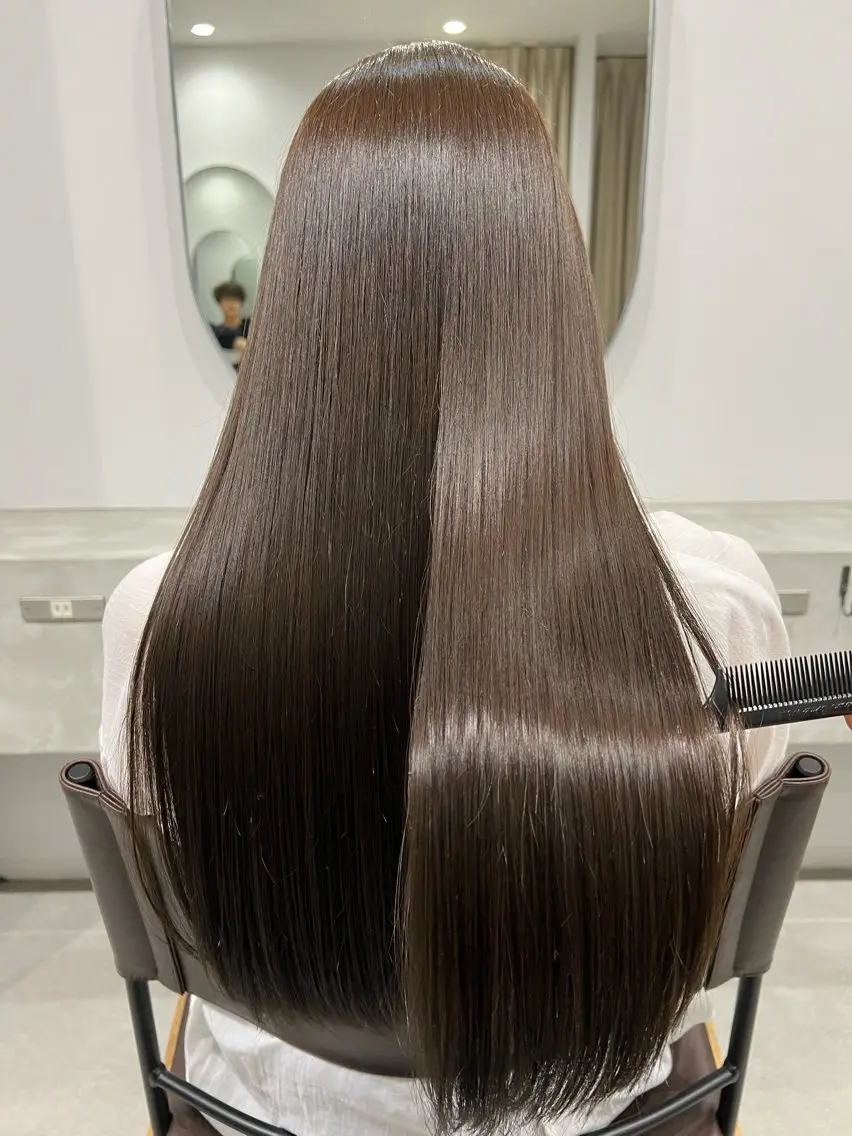セミロング カラー ベージュカラー 透明感カラー Tummy's 岸本 圭吾のヘアスタイル