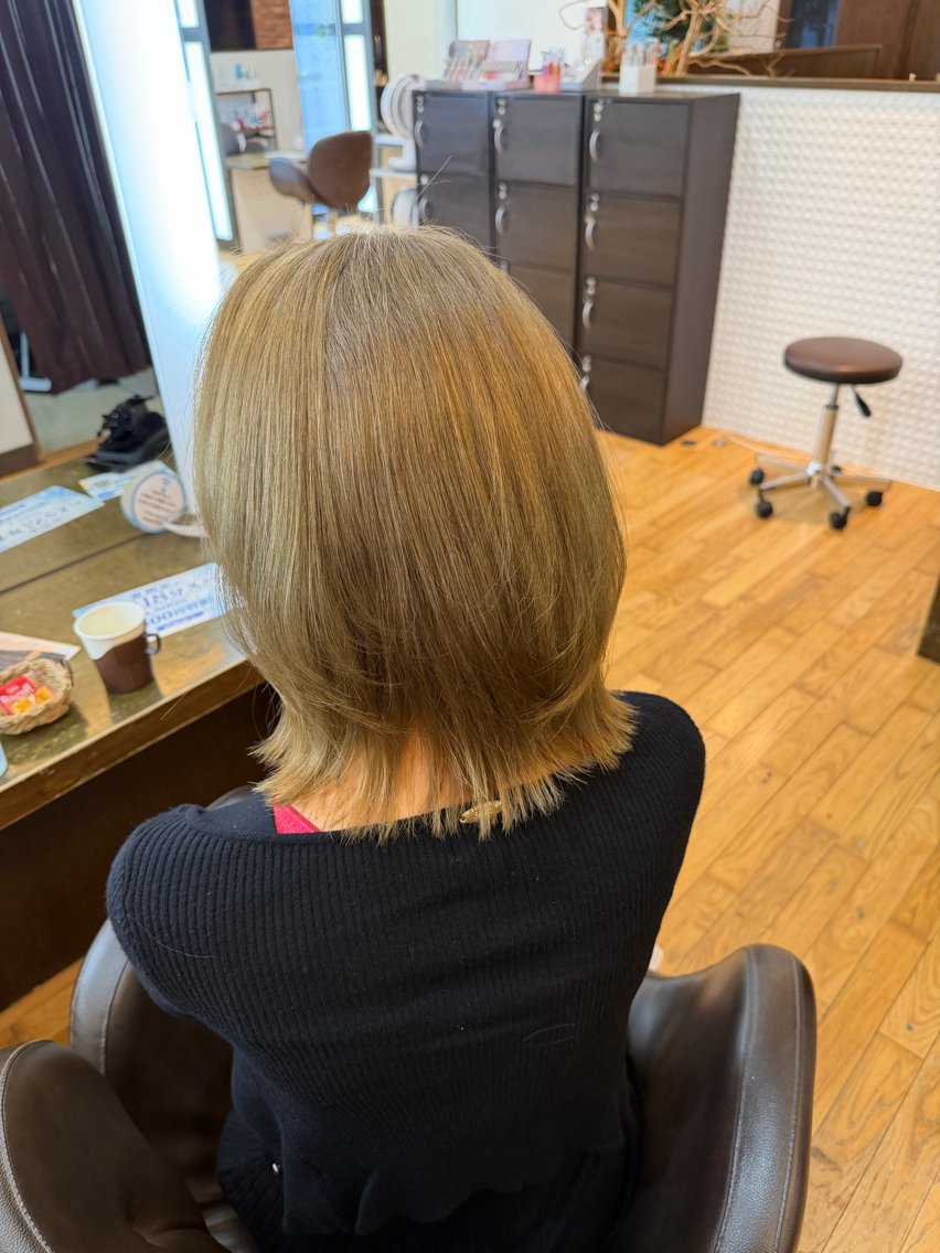 ミディアム カラー レイヤーカット カット ヘアカラー 和田 楓のヘアスタイル