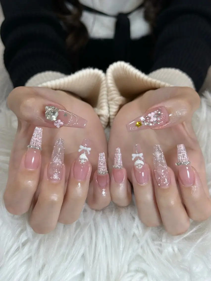 ネイル ボルドー ブラウン チークネイル ドット フットネイル Julli ジュリのネイルデザイン