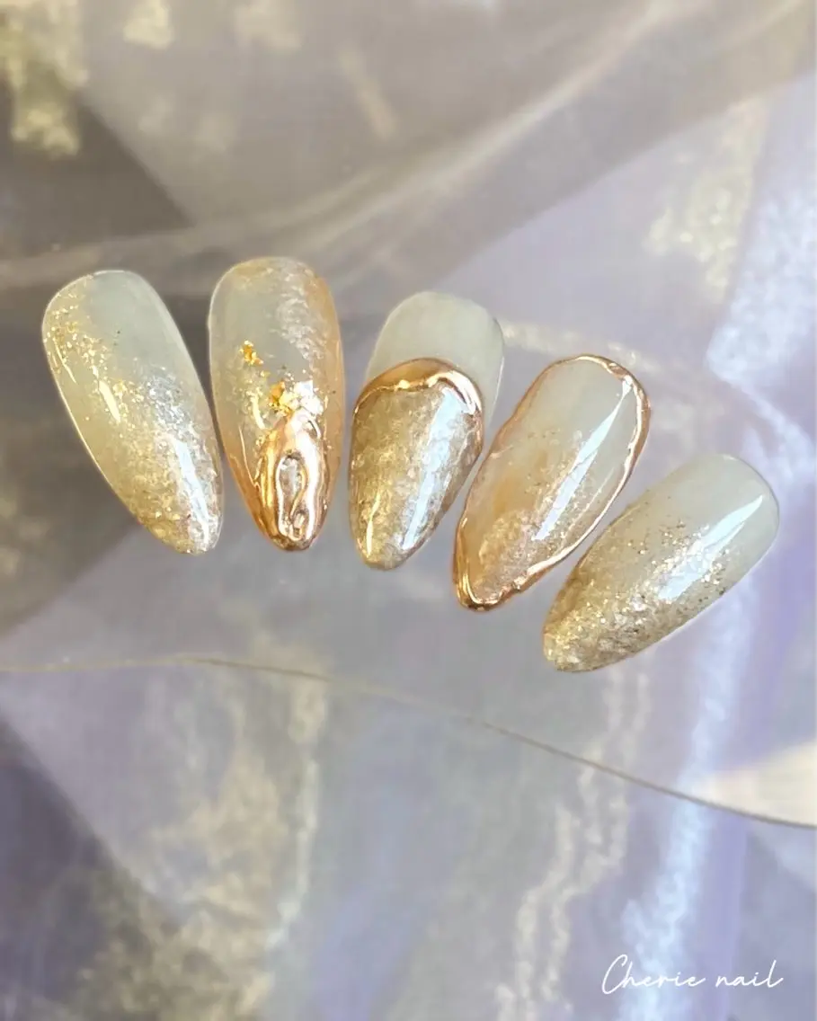 ネイル ジェルネイル ゴールド ラメ(グリッター) ミラーネイル ニュアンスネイル ハンドネイル Cherienail yunaのネイルデザイン