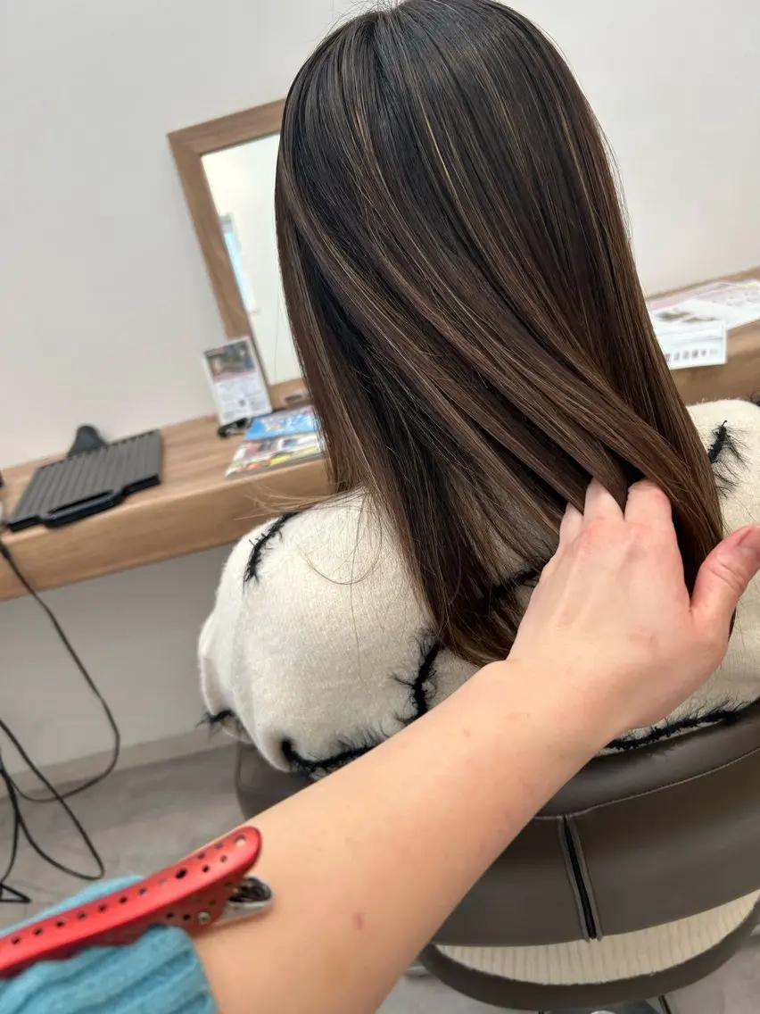 セミロング やまこし 美裕樹のヘアスタイル