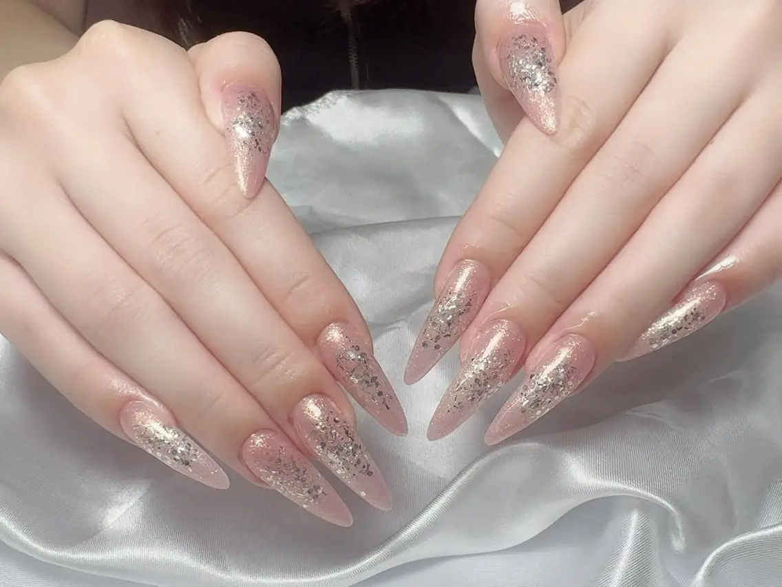 ネイル 韓国ネイル 水色 マグネットネイル ニュアンスネイル オフィスネイル ハンドネイル Hana Rose Nailのネイルデザイン