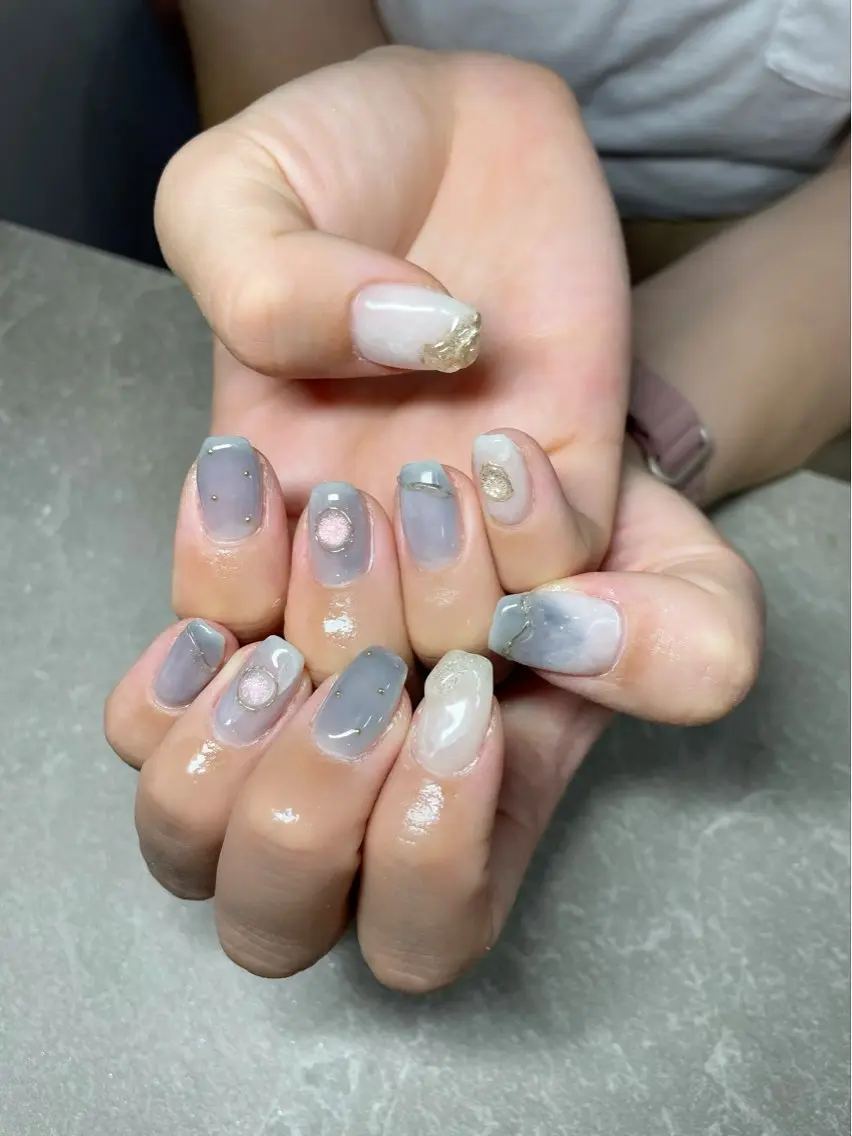 ネイル LAVISH 大和店 emi・:*+のネイルデザイン