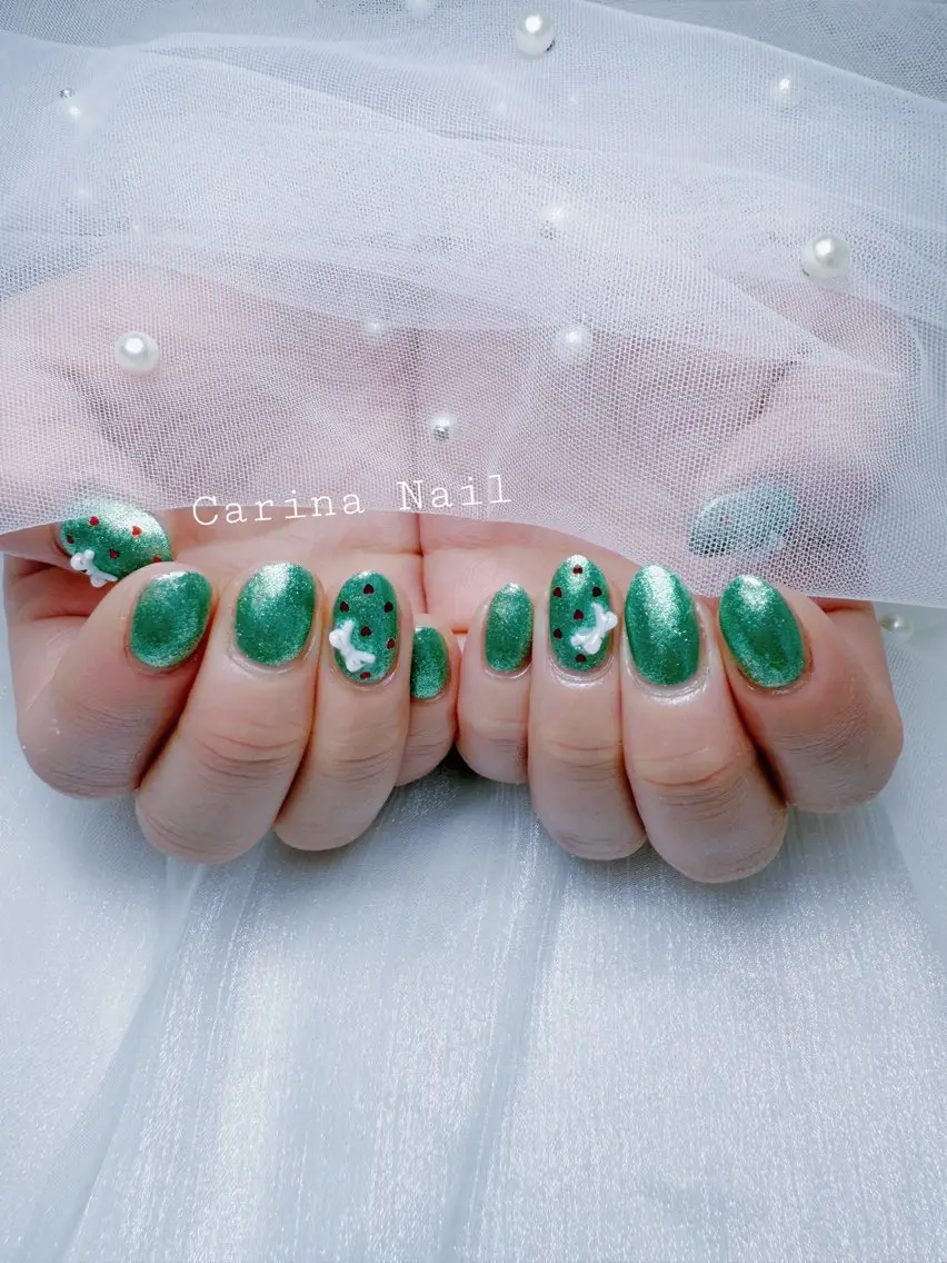 ネイル アートネイル グリーン ハート Carina Nailのネイルデザイン