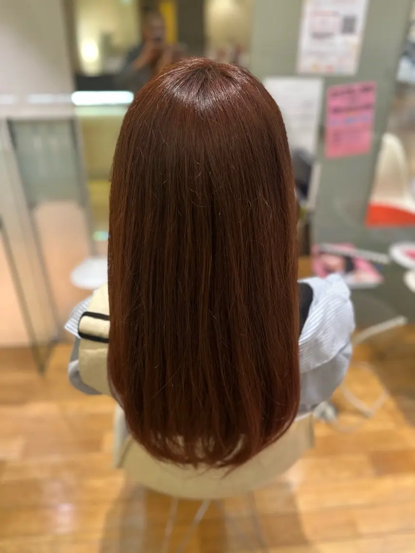 ロング カラー 岡田 妃由のヘアスタイル