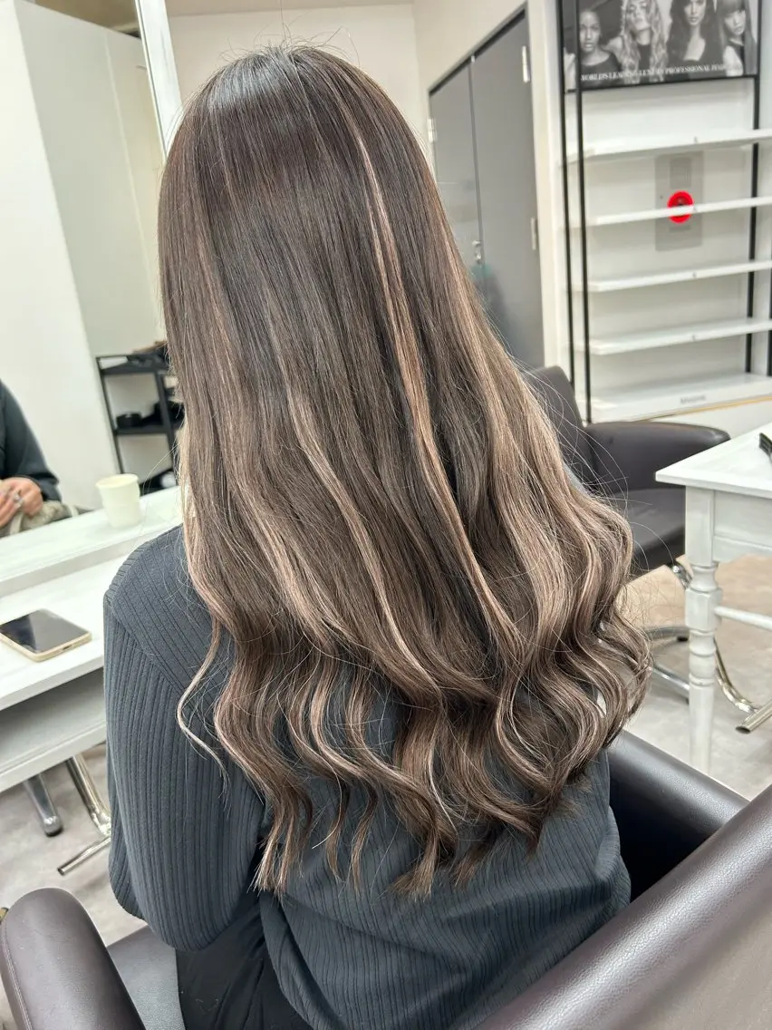 ロング カラー ヘアアレンジ シールエクステ バレイヤージュ ブリーチ ハイライトカラー ハイトーンカラー カット ヘアカラー トリートメント エクステ ヘアセット レイヤー/エクステ alpha下妻のヘアスタイル