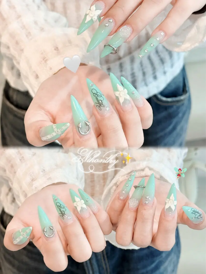 ネイル チークネイル ドット フットネイル フレンチネイル グラデーション ハンドネイル ハンドケア Nihonthy Nail 新宿のネイルデザイン
