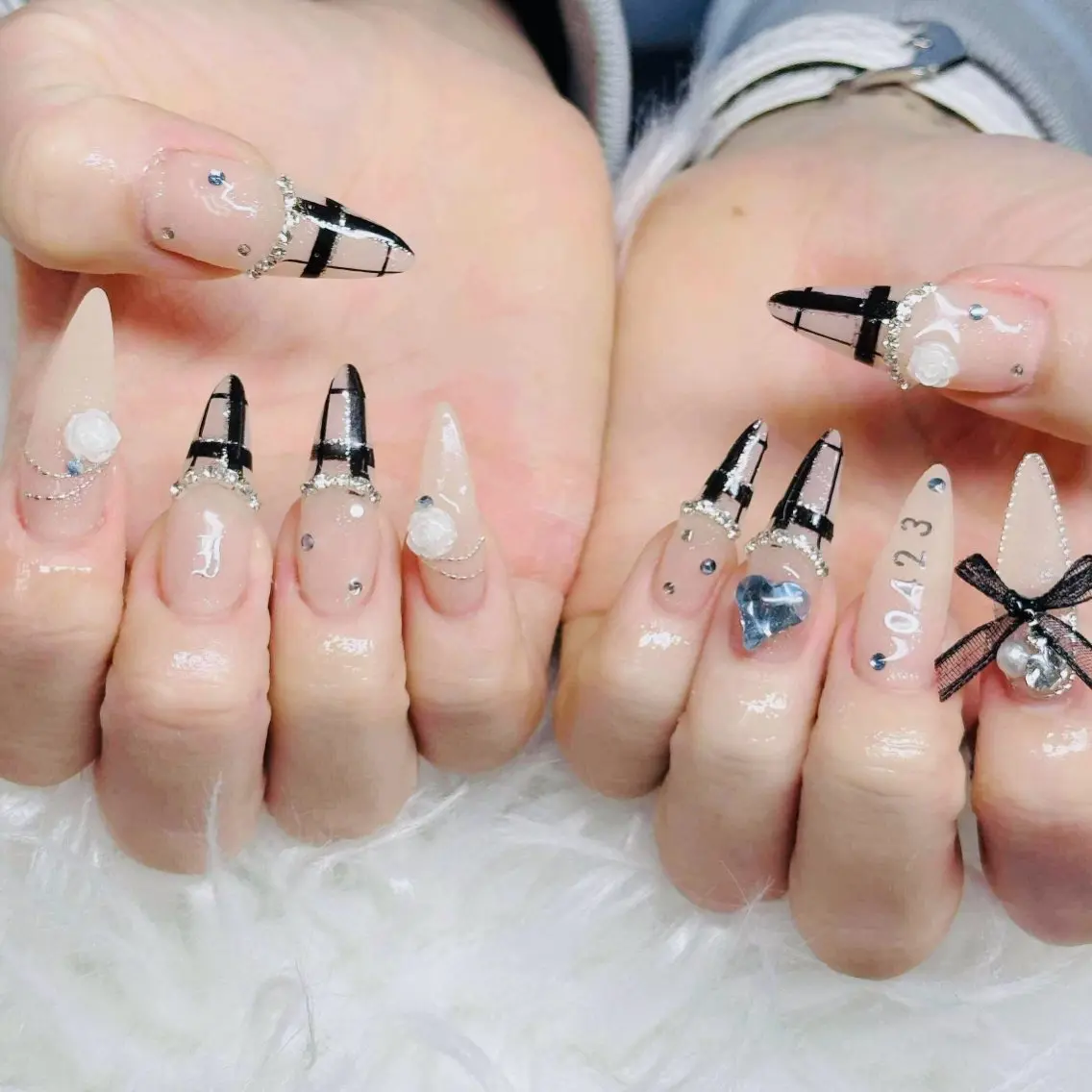 ネイル チークネイル 長さ出し フットネイル マグネットネイル 持ち込み ハンドネイル ANH NAIL ゴテゴテ専門店💎のネイルデザイン