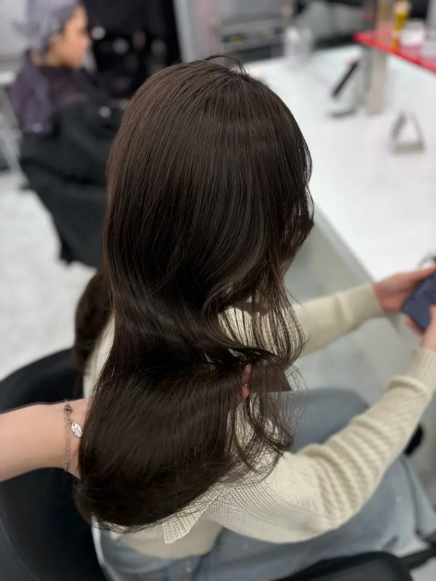 セミロング キッズ 抜け感レイヤー︴ ニュアンスカラーのヘアスタイル