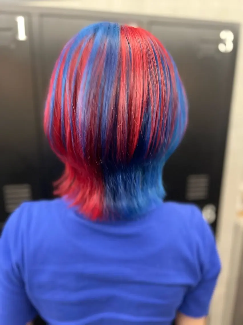 ミディアム カラー ブルーカラー レッドカラー カット ヘアカラー 透明感カラー特化🫧 🦋栗原🦋のヘアスタイル