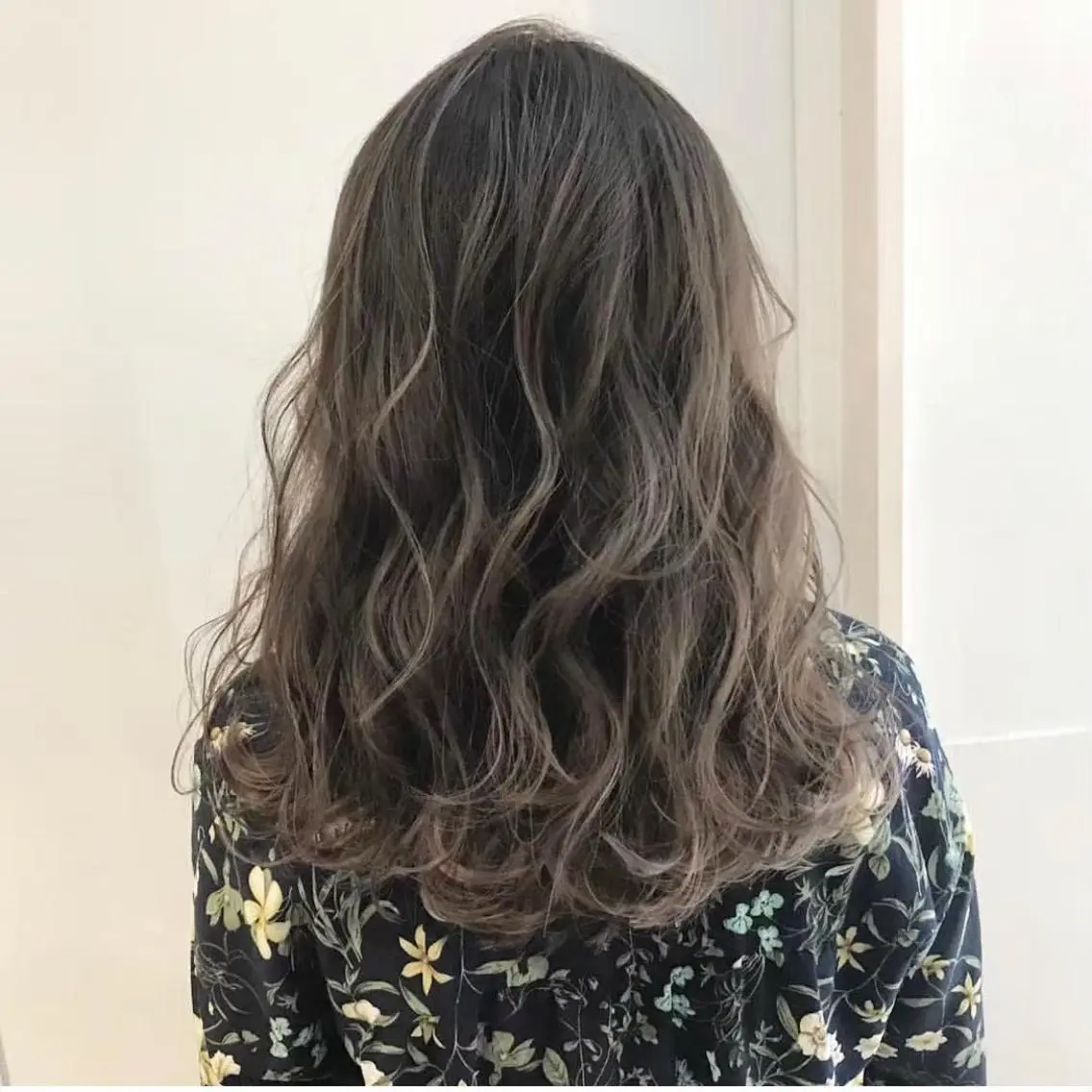 セミロング カラー ヘアアレンジ パーマ マツエク・マツパ ネイル アイブロウ ショートボブ セミロングパーマ バレイヤージュ ブリーチ ケアブリーチ カラー特化サロン大阪 ルービック江坂/新城のヘアスタイル
