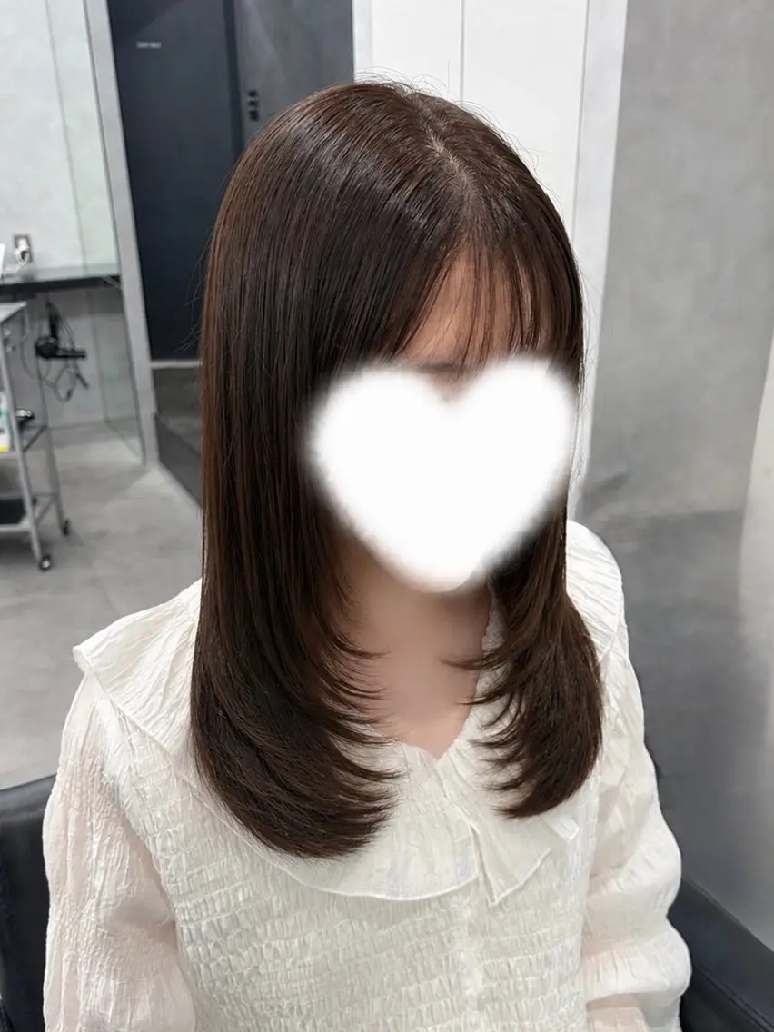 ミディアム カット ヘアカラー トリートメント ミルクティーカラー/ レイヤーカットAyaのヘアスタイル