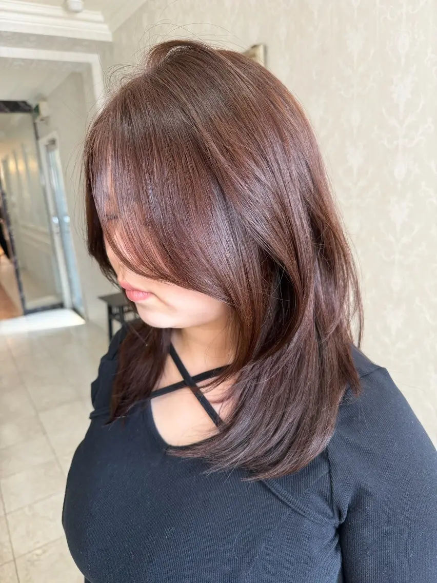 セミロング カラー ベージュカラー ブラウンカラー ブラウンベージュ ヘーゼル ハッシュカット カット ヘアカラー トリートメント 烏丸/艶髪/レイヤー /韓国風/廣瀬尚輝のヘアスタイル