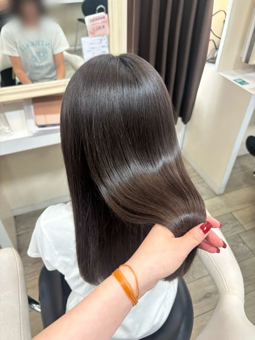 ロング カット 縮毛矯正 さとう さくらのヘアスタイル